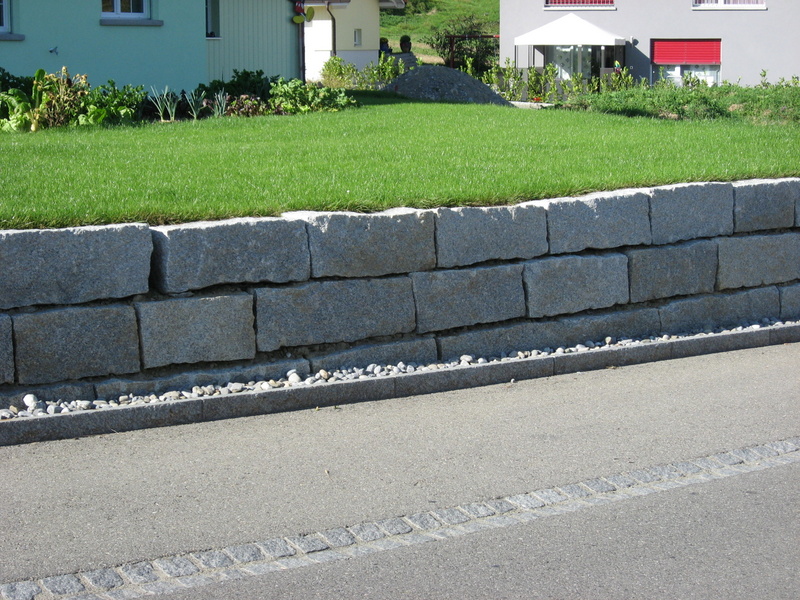Granitsteinmauer
